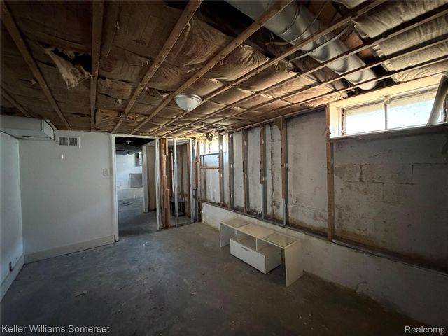 13846 Hendricks Avenue, Warren, MI 48089