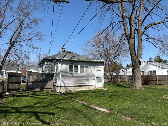 13846 Hendricks Avenue, Warren, MI 48089