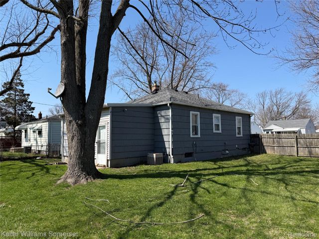 13846 Hendricks Avenue, Warren, MI 48089