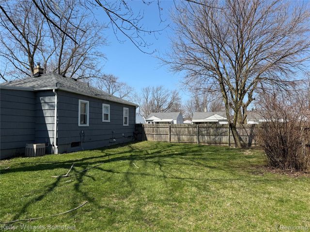 13846 Hendricks Avenue, Warren, MI 48089