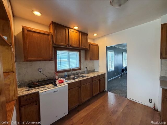 13846 Hendricks Avenue, Warren, MI 48089