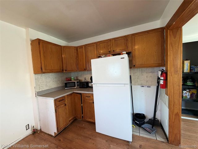 13846 Hendricks Avenue, Warren, MI 48089