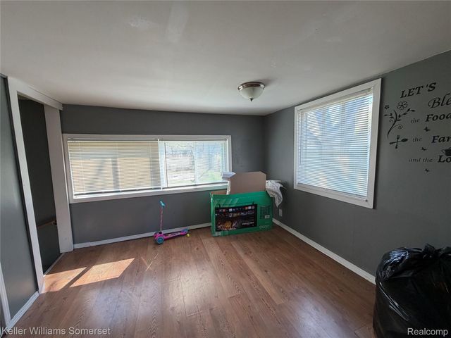 13846 Hendricks Avenue, Warren, MI 48089