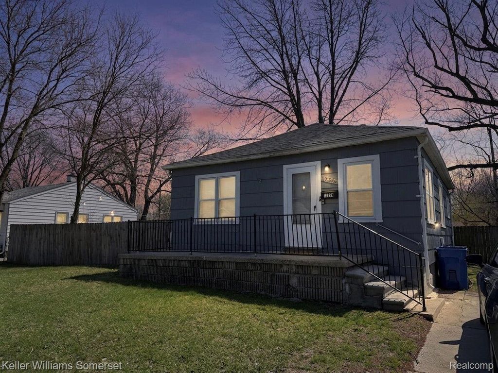 13846 Hendricks Avenue, Warren, MI 48089