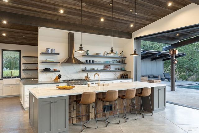 4125 Wallace Rd, Santa Rosa, CA 95404