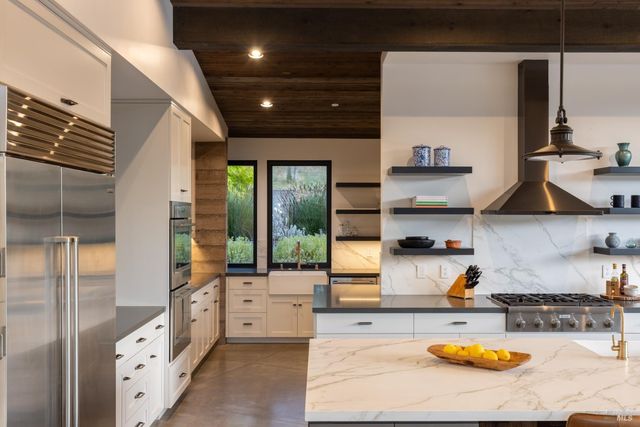 4125 Wallace Rd, Santa Rosa, CA 95404