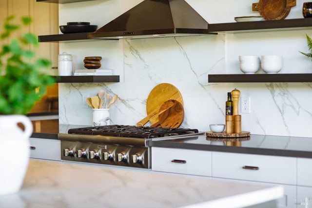 4125 Wallace Rd, Santa Rosa, CA 95404