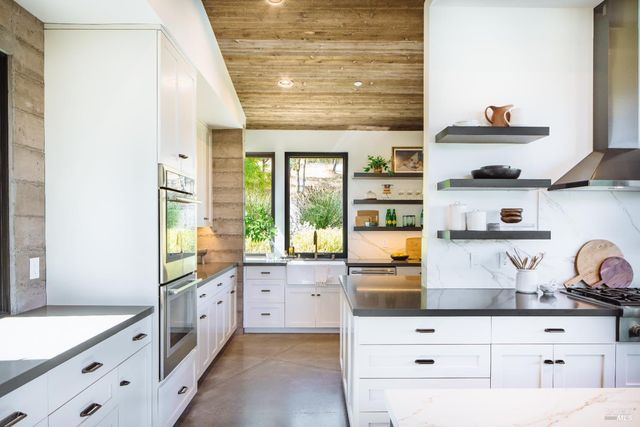 4125 Wallace Rd, Santa Rosa, CA 95404