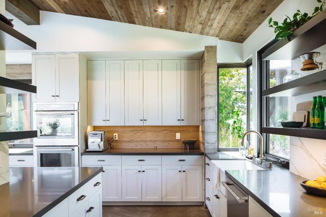 4125 Wallace Rd, Santa Rosa, CA 95404