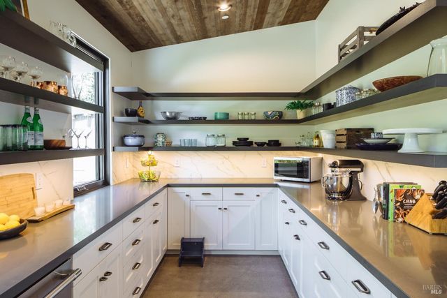 4125 Wallace Rd, Santa Rosa, CA 95404