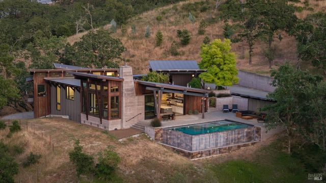 4125 Wallace Rd, Santa Rosa, CA 95404