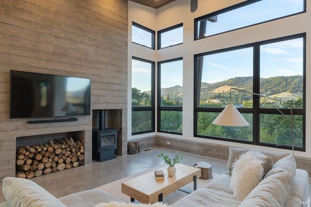 4125 Wallace Rd, Santa Rosa, CA 95404