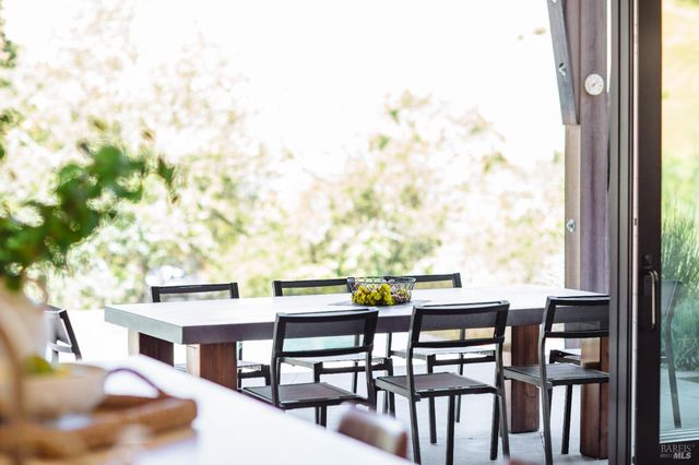 4125 Wallace Rd, Santa Rosa, CA 95404