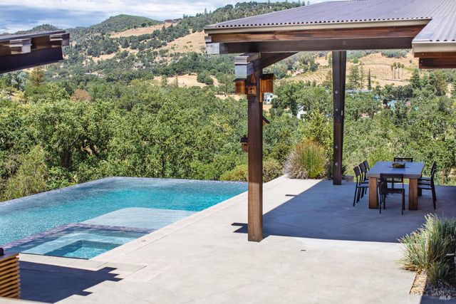 4125 Wallace Rd, Santa Rosa, CA 95404