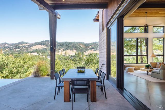 4125 Wallace Rd, Santa Rosa, CA 95404