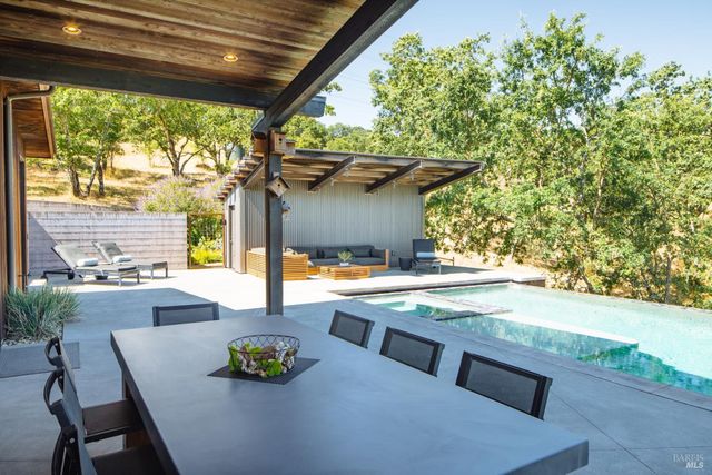 4125 Wallace Rd, Santa Rosa, CA 95404