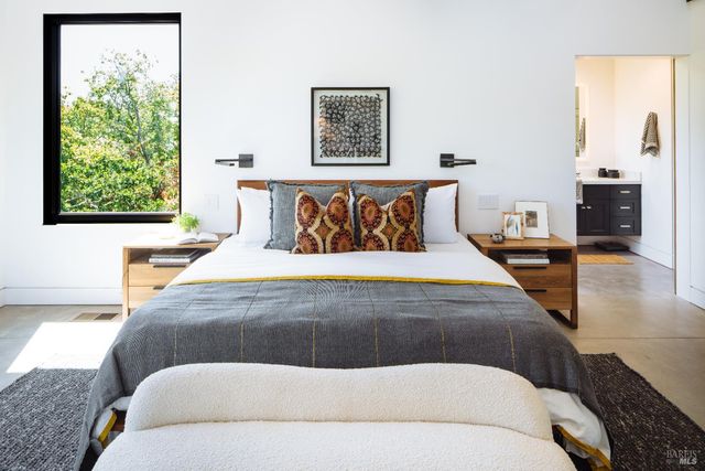 4125 Wallace Rd, Santa Rosa, CA 95404