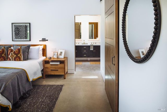 4125 Wallace Rd, Santa Rosa, CA 95404