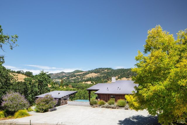 4125 Wallace Rd, Santa Rosa, CA 95404