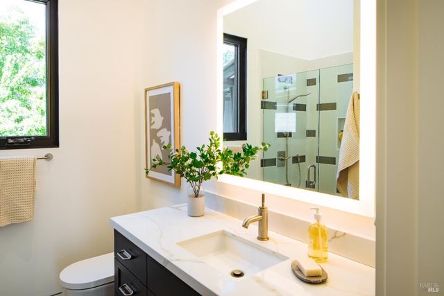 4125 Wallace Rd, Santa Rosa, CA 95404