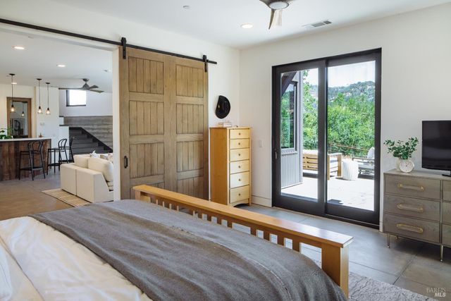 4125 Wallace Rd, Santa Rosa, CA 95404