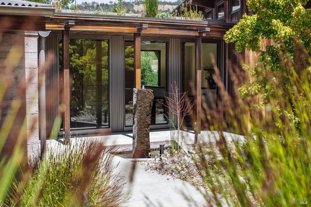 4125 Wallace Rd, Santa Rosa, CA 95404