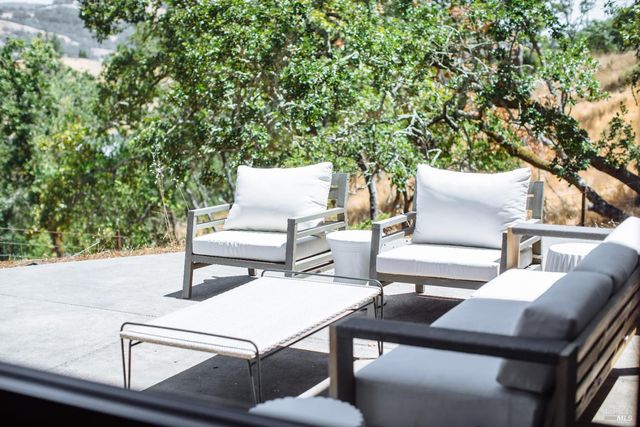 4125 Wallace Rd, Santa Rosa, CA 95404