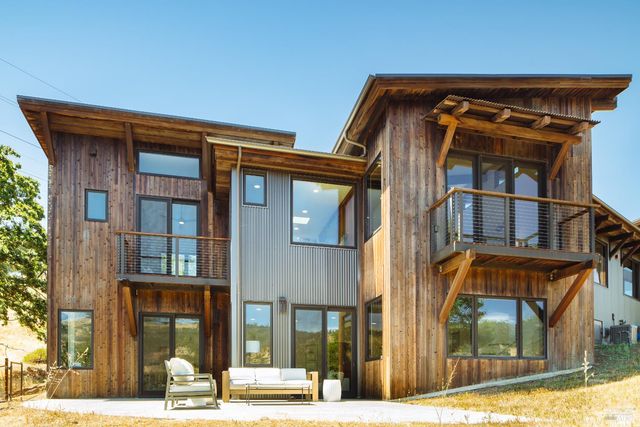 4125 Wallace Rd, Santa Rosa, CA 95404