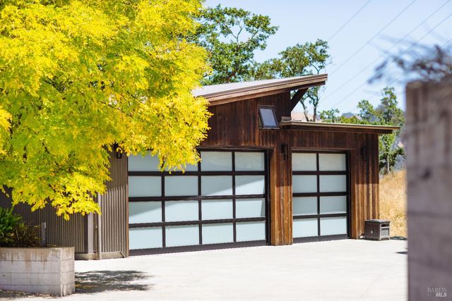 4125 Wallace Rd, Santa Rosa, CA 95404