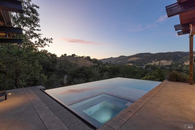 4125 Wallace Rd, Santa Rosa, CA 95404