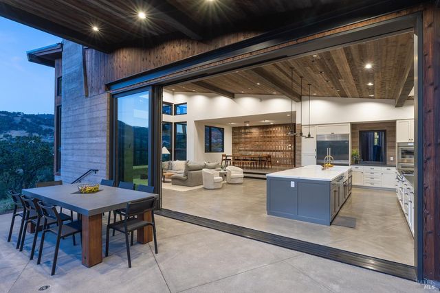 4125 Wallace Rd, Santa Rosa, CA 95404