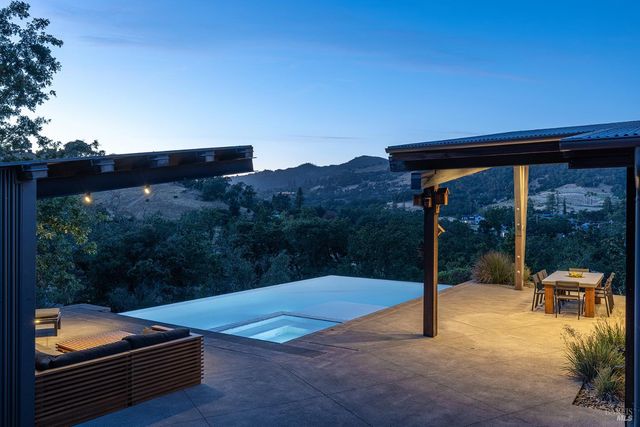 4125 Wallace Rd, Santa Rosa, CA 95404