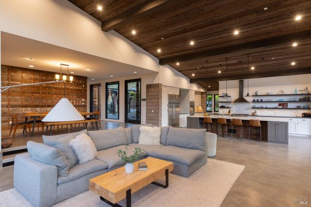 4125 Wallace Rd, Santa Rosa, CA 95404