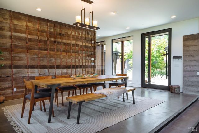 4125 Wallace Rd, Santa Rosa, CA 95404