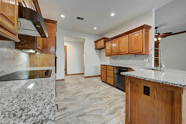 204 Persimmon Ridge Drive, Blanchard, OK 73010