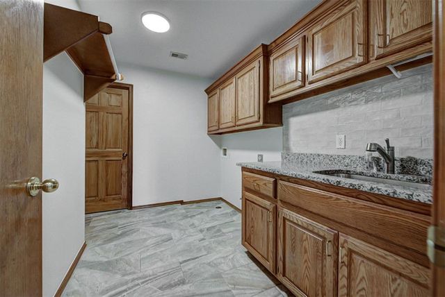204 Persimmon Ridge Drive, Blanchard, OK 73010