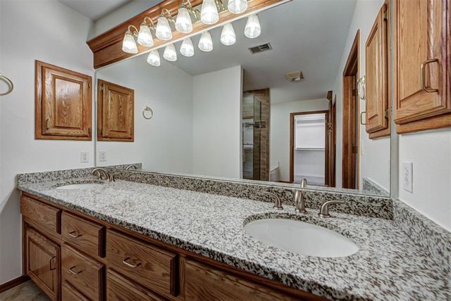 204 Persimmon Ridge Drive, Blanchard, OK 73010