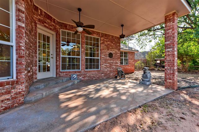 204 Persimmon Ridge Drive, Blanchard, OK 73010