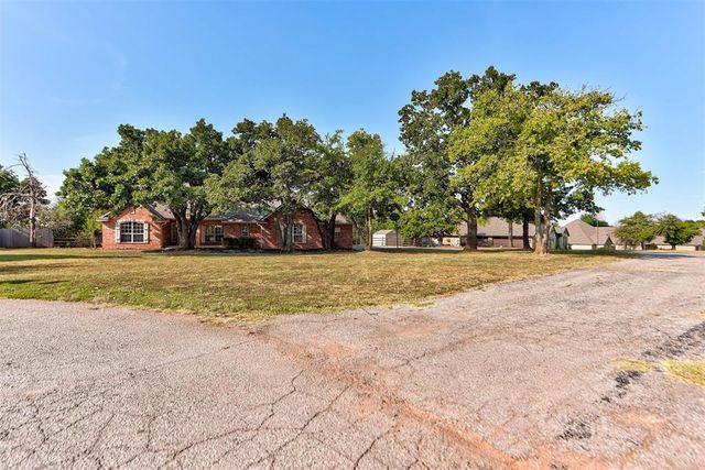 204 Persimmon Ridge Drive, Blanchard, OK 73010