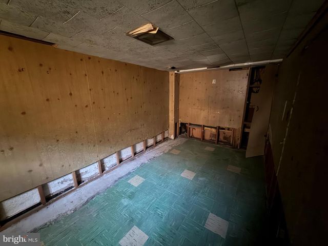 3 BRIGHT CIR, Baltimore, MD 21207