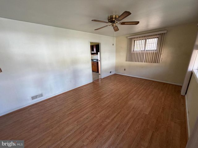 3 BRIGHT CIR, Baltimore, MD 21207