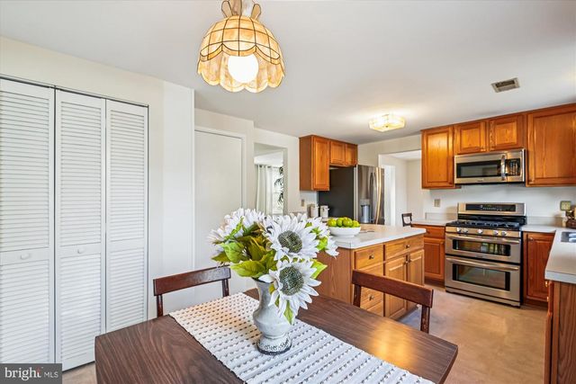 6887 GARLAND LN, Columbia, MD 21045