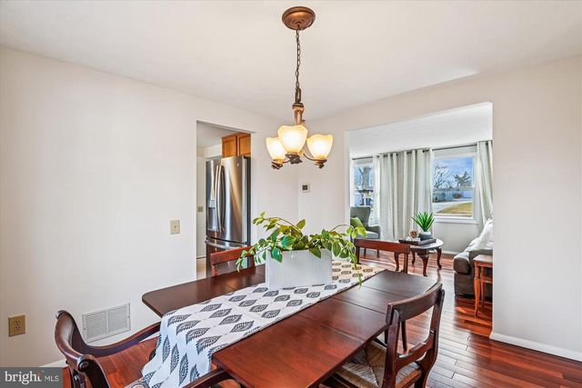 6887 GARLAND LN, Columbia, MD 21045