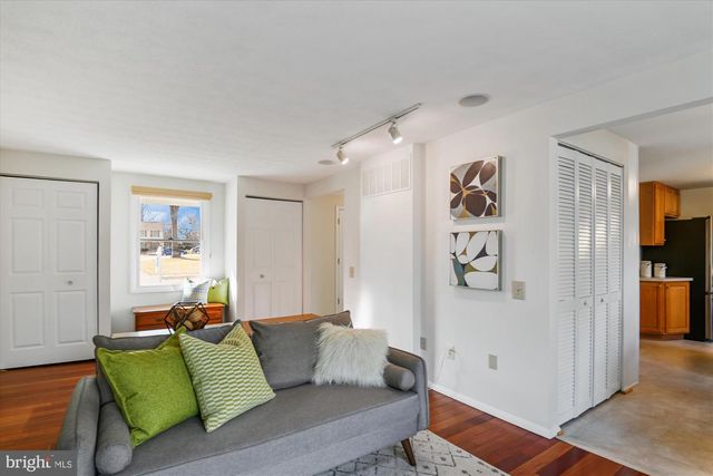 6887 GARLAND LN, Columbia, MD 21045