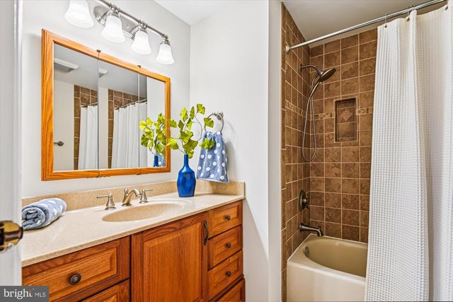 6887 GARLAND LN, Columbia, MD 21045