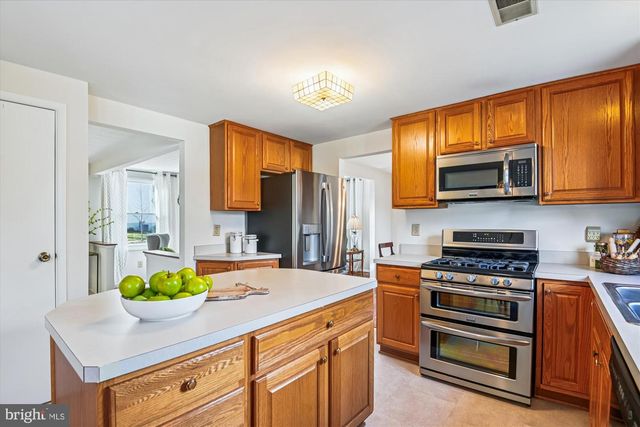 6887 GARLAND LN, Columbia, MD 21045