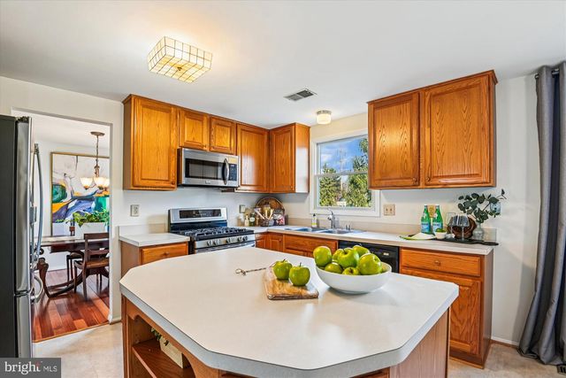 6887 GARLAND LN, Columbia, MD 21045