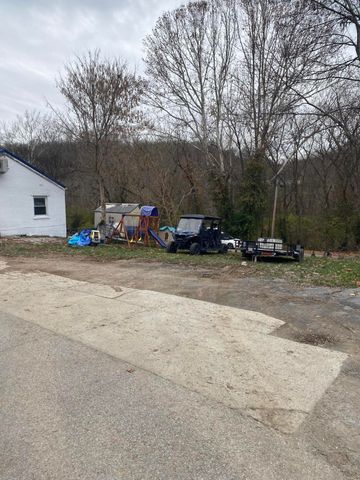 678 Lexington Pike, Maysville, KY 41056