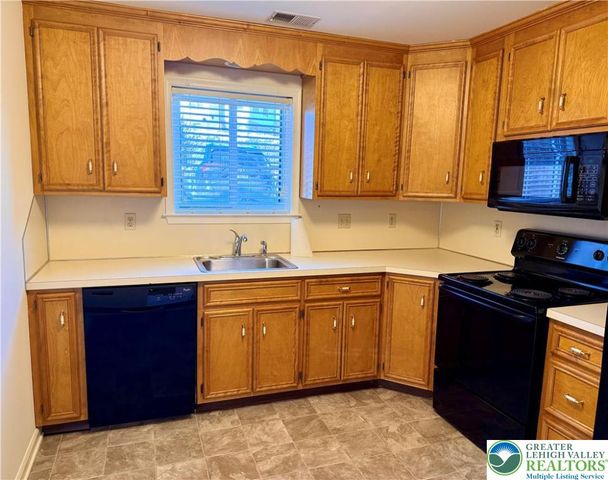 867 Cold Spring Road 2, Lower Macungie Twp, PA 18103