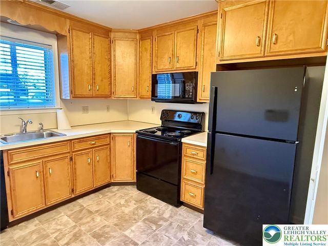 867 Cold Spring Road 2, Lower Macungie Twp, PA 18103